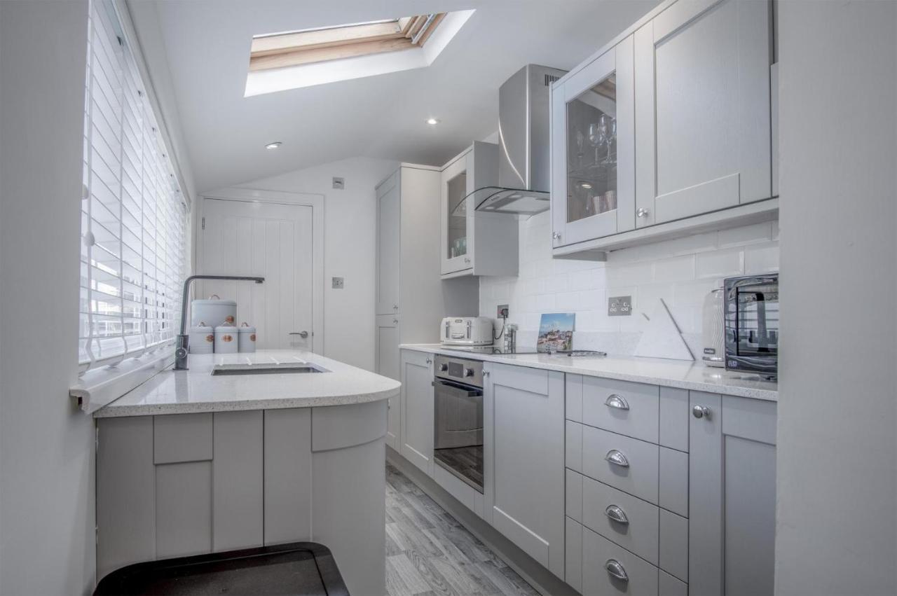 Hawtree Cottage - 2 Bedroom Cottage - United Kingdom Buitenkant foto